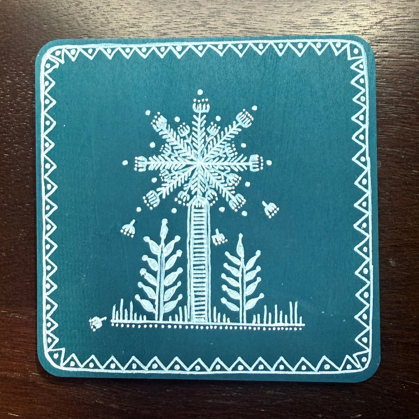 Versatile wooden tile: Tree